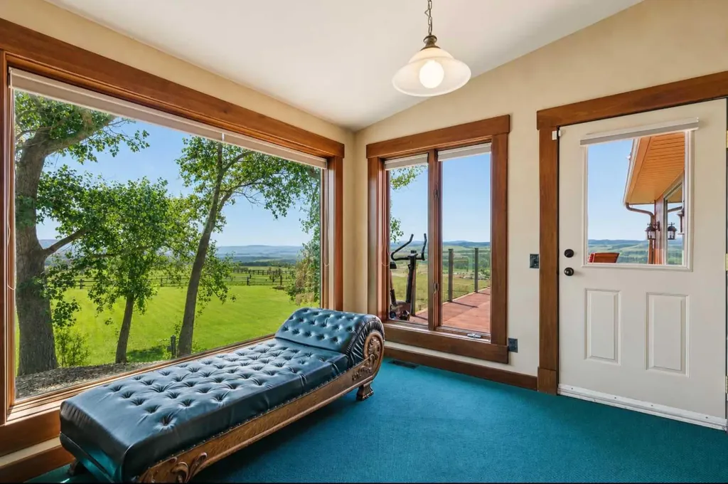 260097 Mountain Ridge Place Rural Rocky View County AB T4C 2Y1