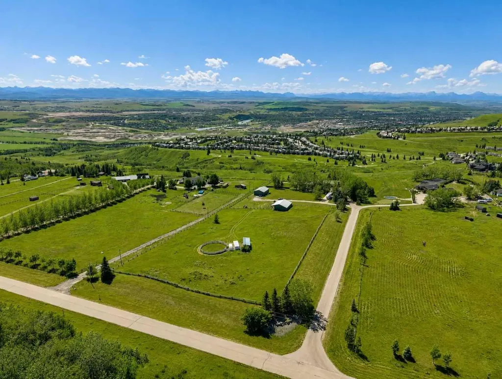 260097 Mountain Ridge Place Rural Rocky View County AB T4C 2Y1