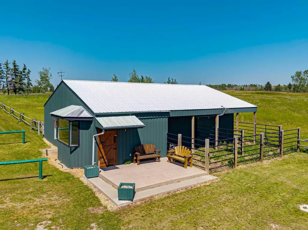 260097 Mountain Ridge Place Rural Rocky View County AB T4C 2Y1