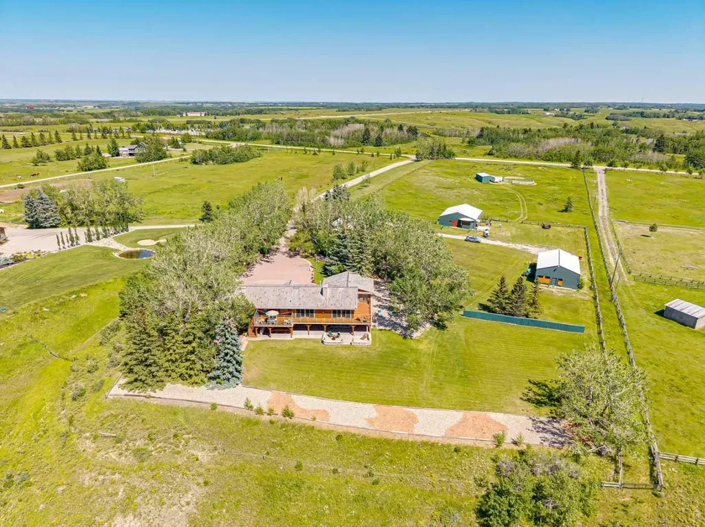 260097 Mountain Ridge Place Rural Rocky View County AB T4C 2Y1