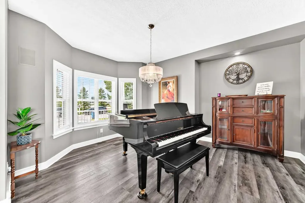 39 Ravine Drive Heritage Pointe AB T1S 4H3