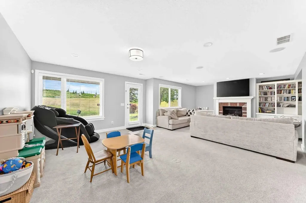 39 Ravine Drive Heritage Pointe AB T1S 4H3