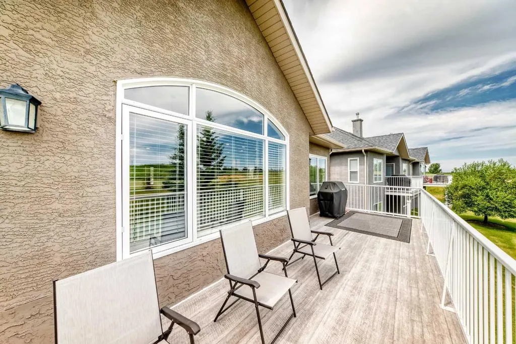 39 Ravine Drive Heritage Pointe AB T1S 4H3