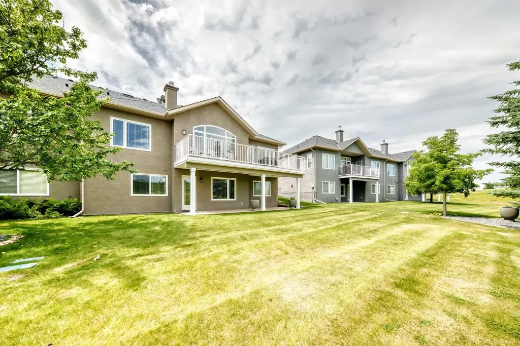 39 Ravine Drive Heritage Pointe AB T1S 4H3