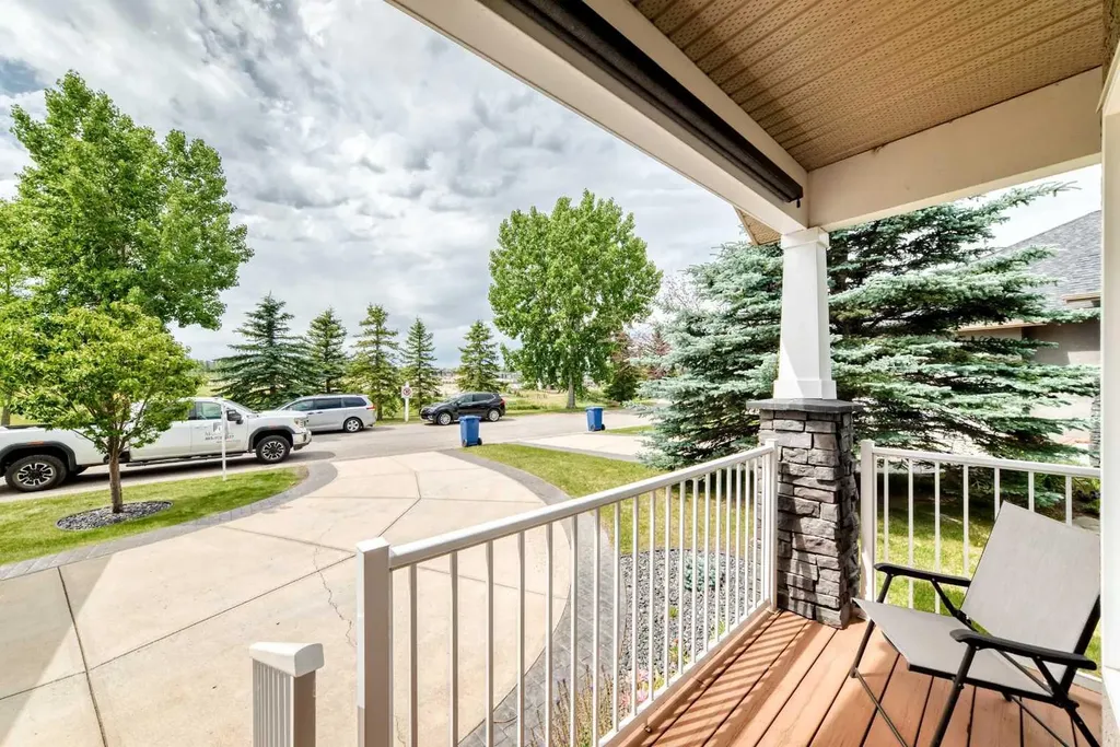 39 Ravine Drive Heritage Pointe AB T1S 4H3