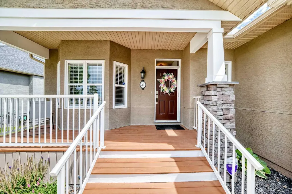39 Ravine Drive Heritage Pointe AB T1S 4H3