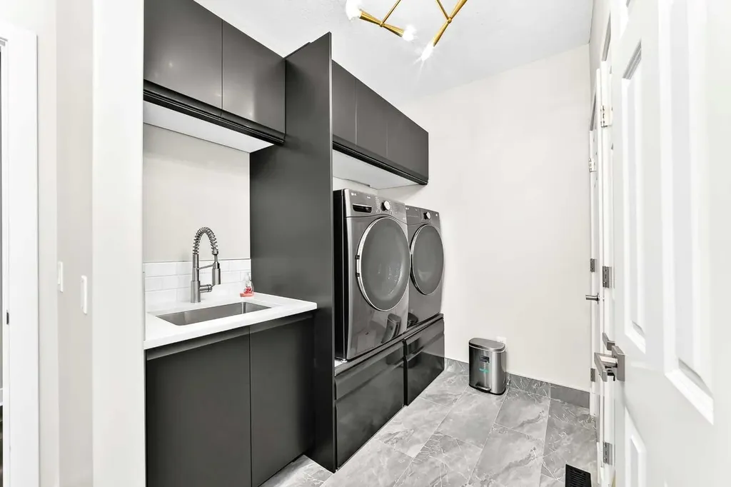 39 Ravine Drive Heritage Pointe AB T1S 4H3