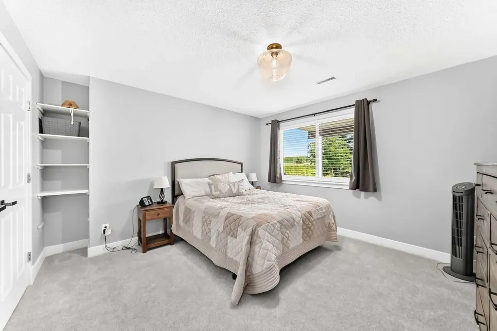 39 Ravine Drive Heritage Pointe AB T1S 4H3