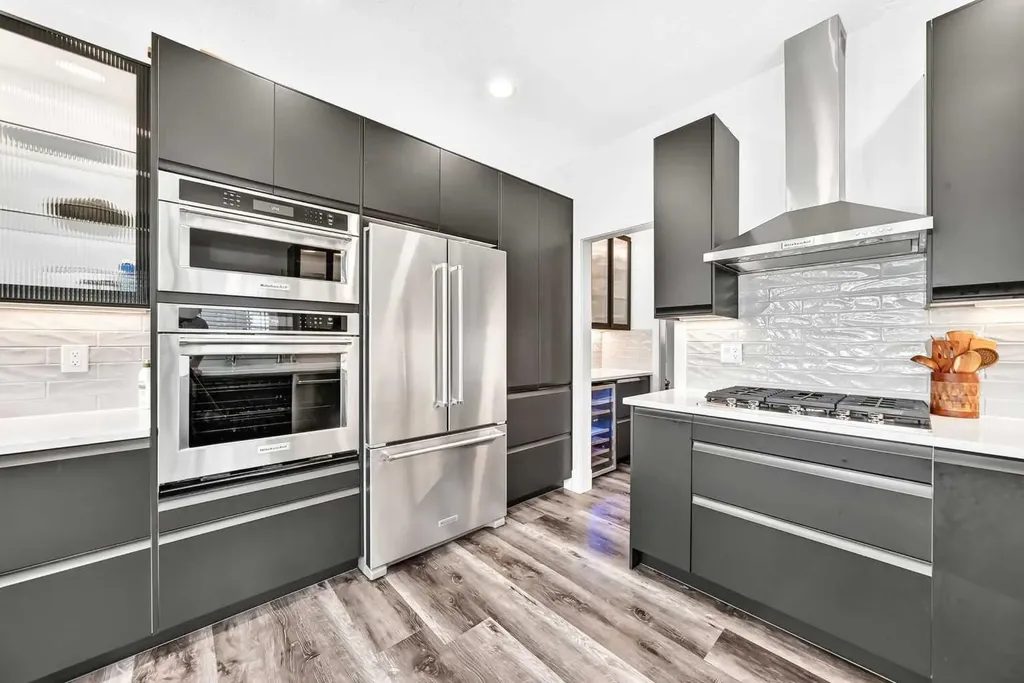 39 Ravine Drive Heritage Pointe AB T1S 4H3