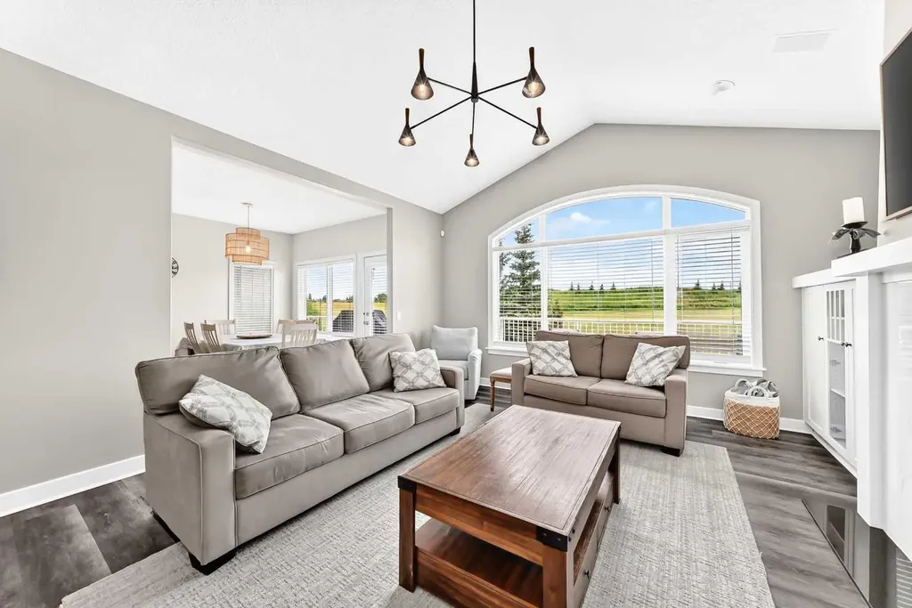 39 Ravine Drive Heritage Pointe AB T1S 4H3