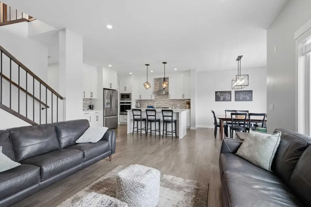 20 Highwood Drive Okotoks AB T1S5S3