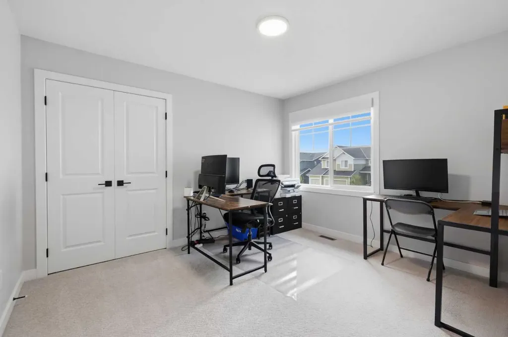 20 Highwood Drive Okotoks AB T1S5S3