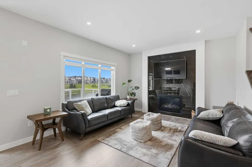 20 Highwood Drive Okotoks AB T1S5S3