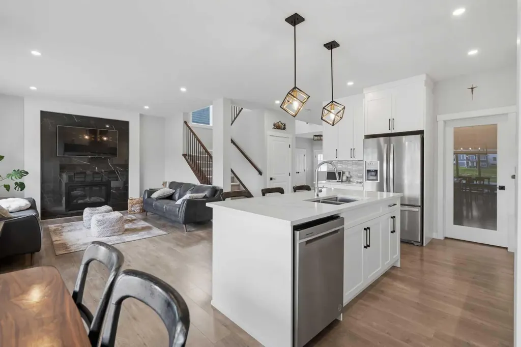 20 Highwood Drive Okotoks AB T1S5S3
