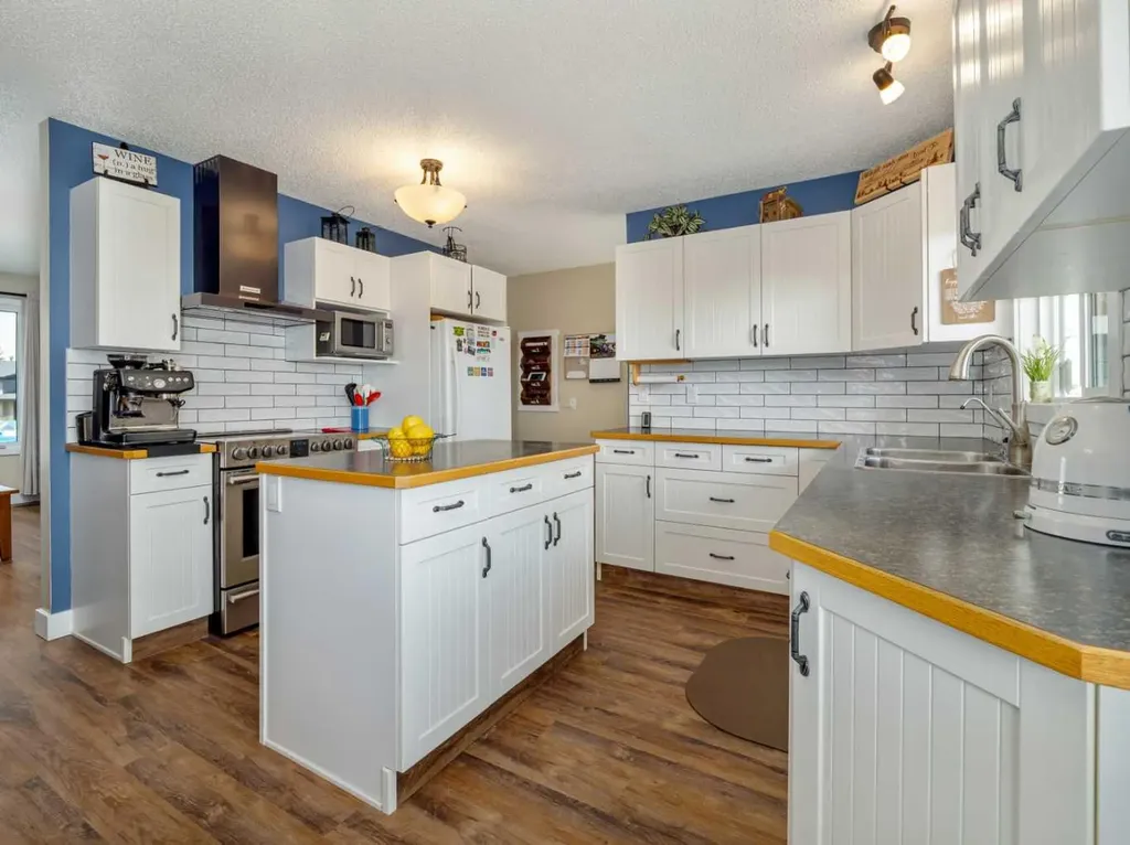 6109 57 Street Taber AB T1G 1K1