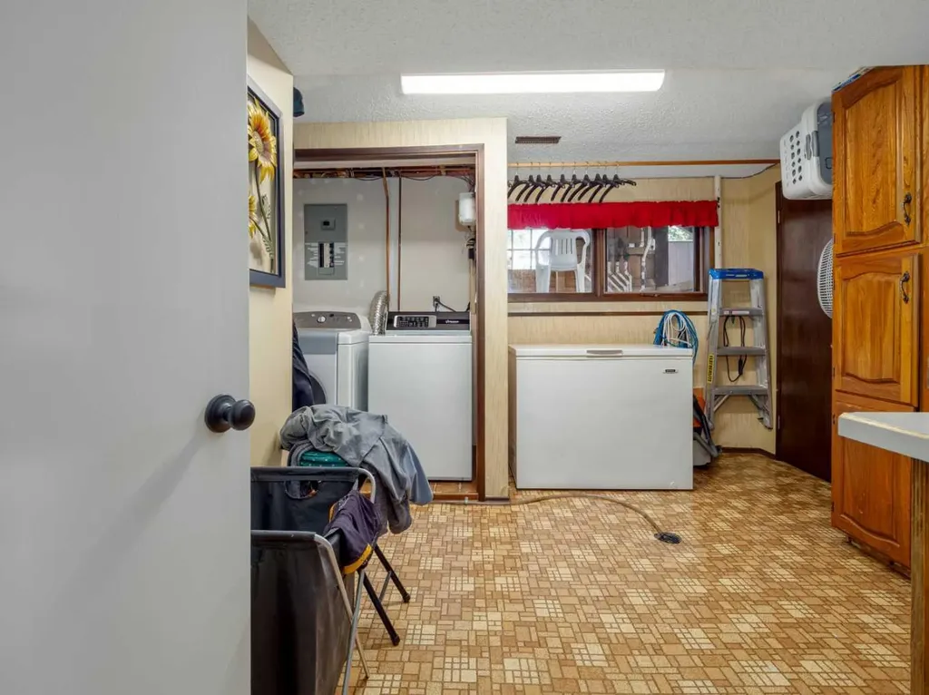 6109 57 Street Taber AB T1G 1K1
