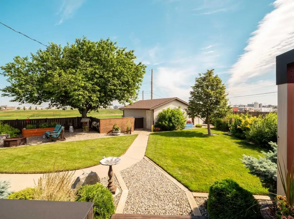 6109 57 Street Taber AB T1G 1K1