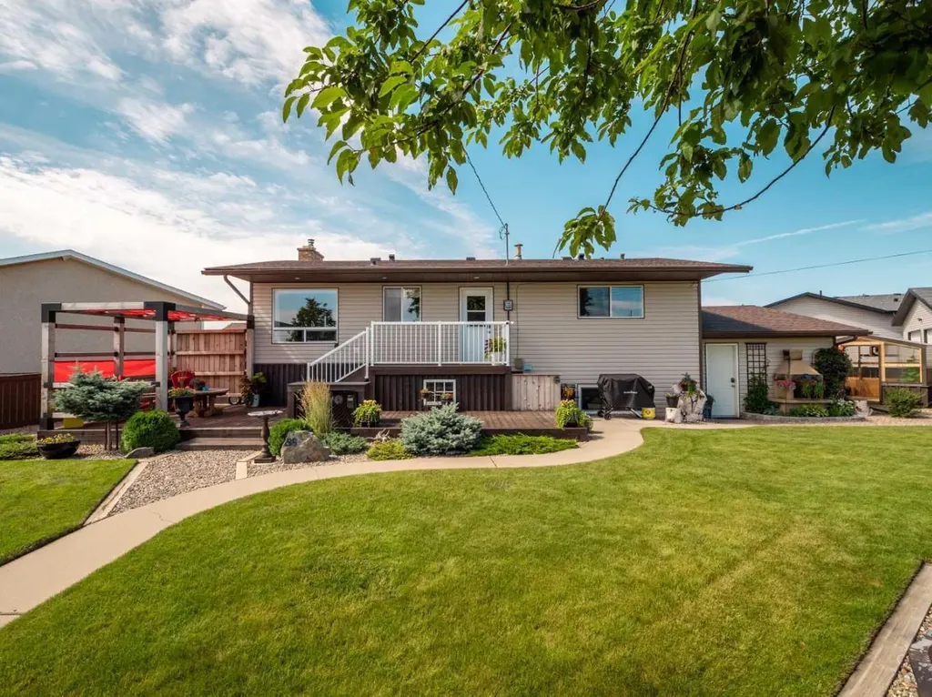 6109 57 Street Taber AB T1G 1K1
