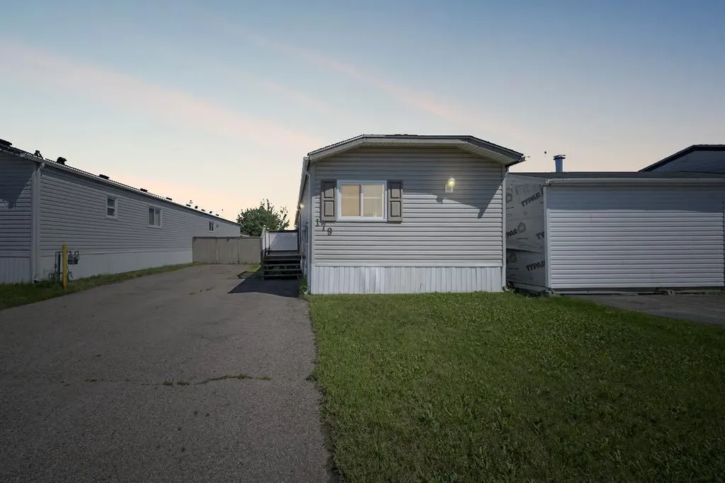 179 Grant Way Fort Mcmurray AB T9H 5J3