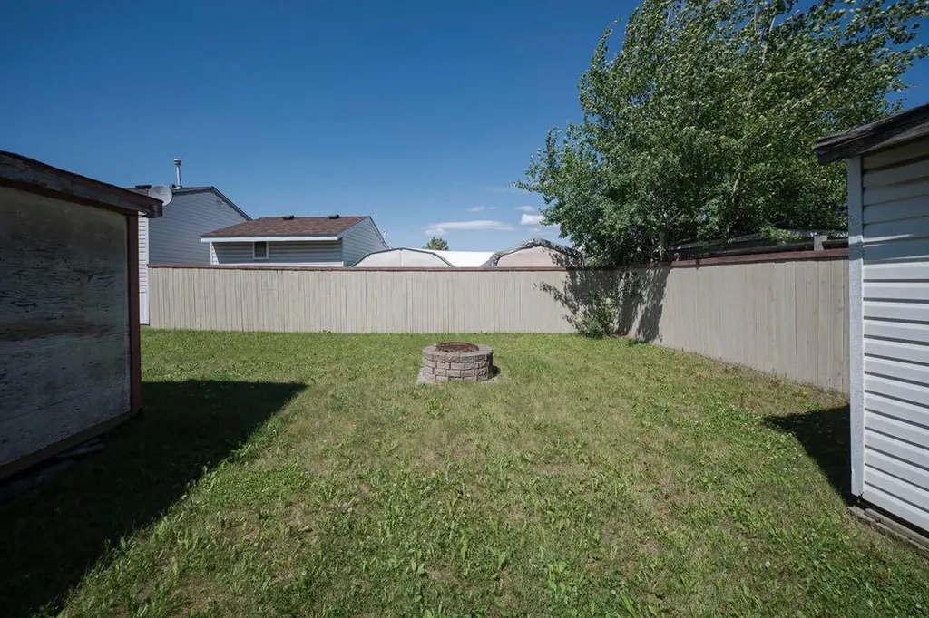179 Grant Way Fort Mcmurray AB T9H 5J3