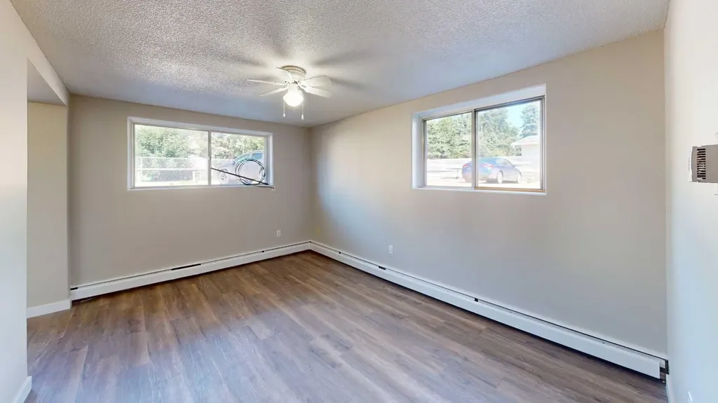 9926 105 Avenue Grande Prairie AB T8V1G9