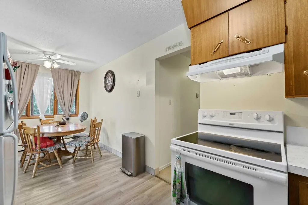662/664 1 Street SW Medicine Hat AB T1A 3Z4
