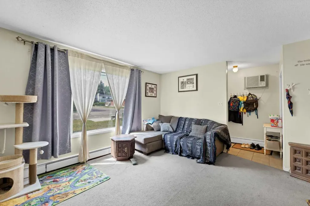 662/664 1 Street SW Medicine Hat AB T1A 3Z4