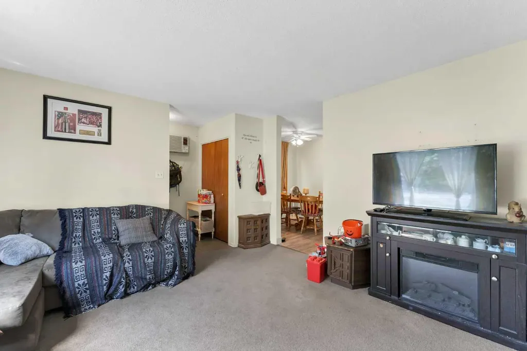 662/664 1 Street SW Medicine Hat AB T1A 3Z4