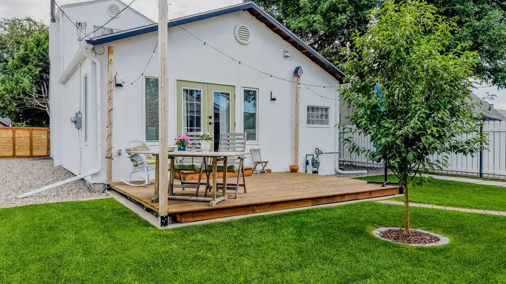 322 12 Street N Lethbridge AB T1H 2G4