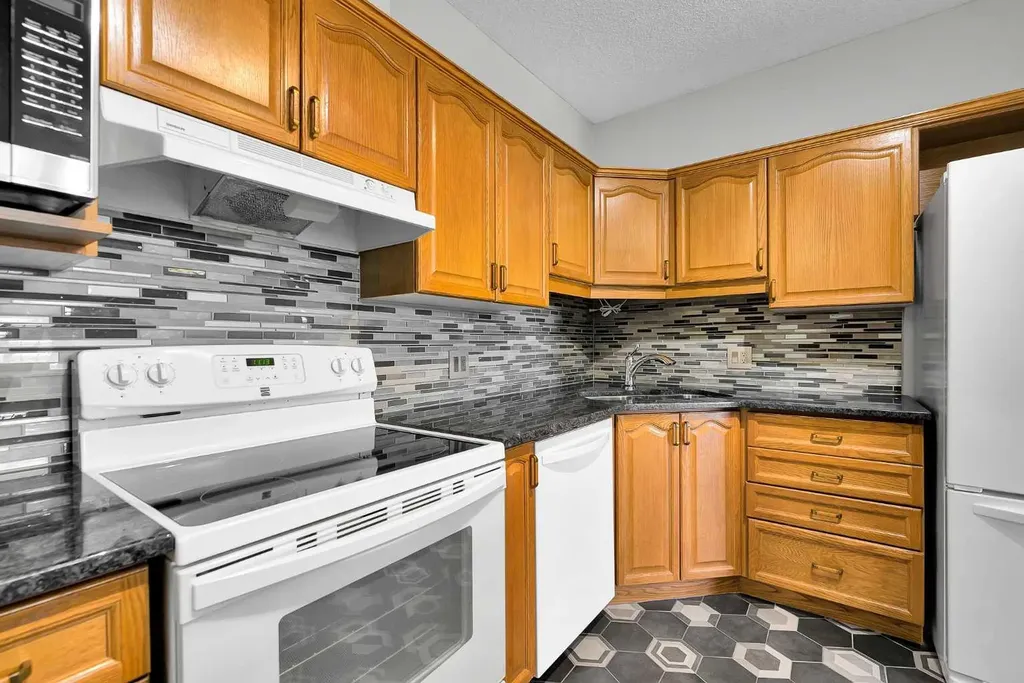 5201 Dalhousie Drive NW Calgary AB T3A 5Y7
