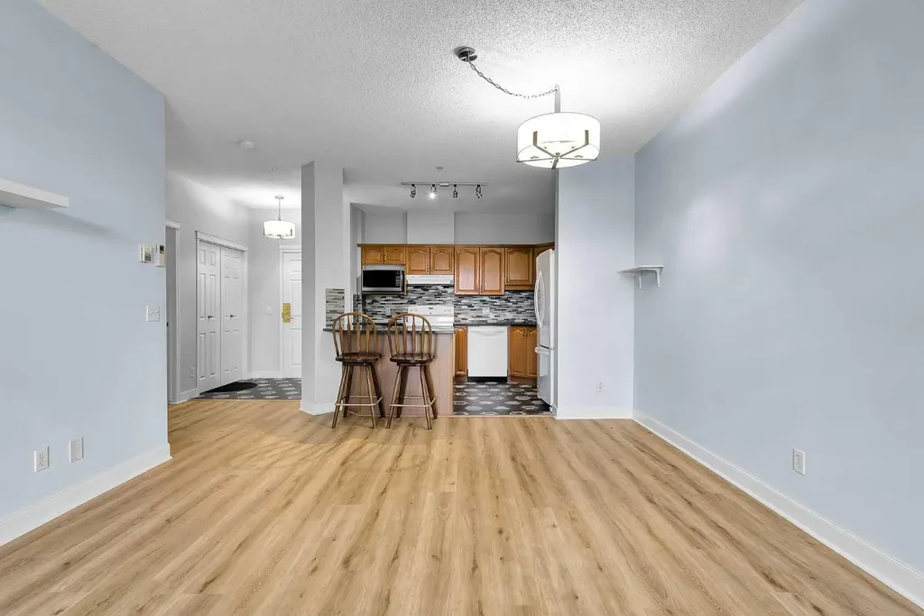 5201 Dalhousie Drive NW Calgary AB T3A 5Y7