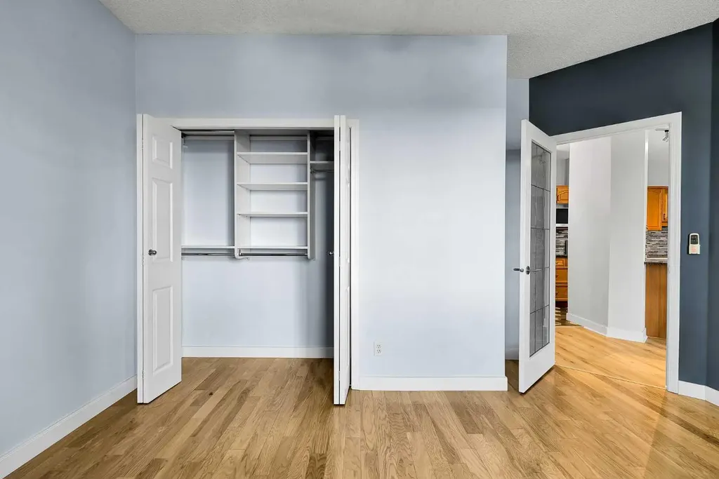 5201 Dalhousie Drive NW Calgary AB T3A 5Y7