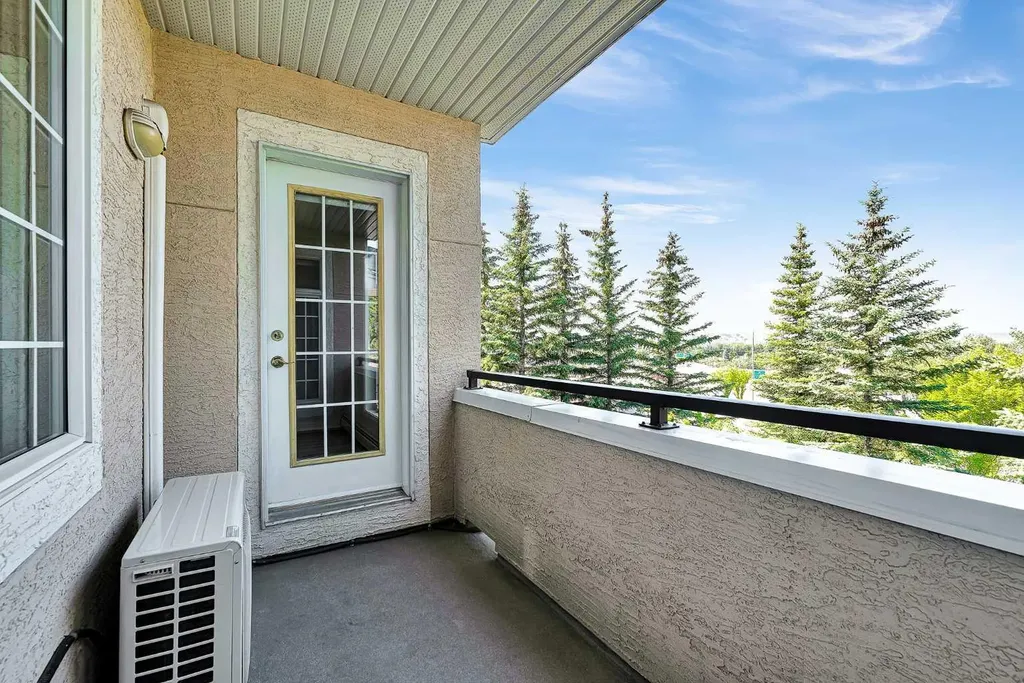 5201 Dalhousie Drive NW Calgary AB T3A 5Y7