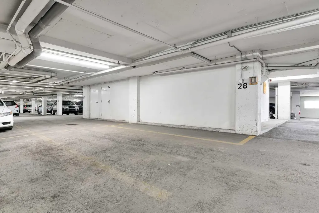 5201 Dalhousie Drive NW Calgary AB T3A 5Y7