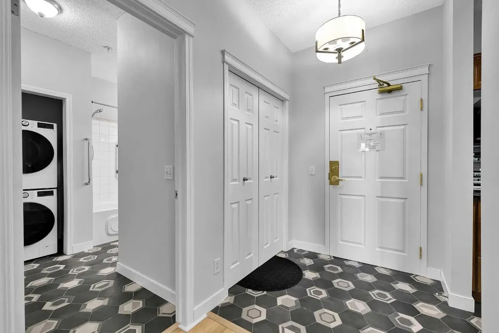 5201 Dalhousie Drive NW Calgary AB T3A 5Y7