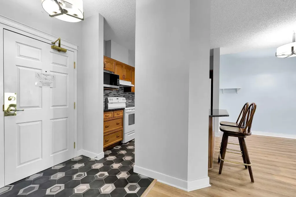 5201 Dalhousie Drive NW Calgary AB T3A 5Y7