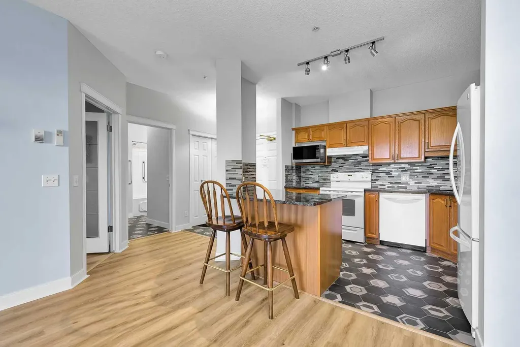 5201 Dalhousie Drive NW Calgary AB T3A 5Y7