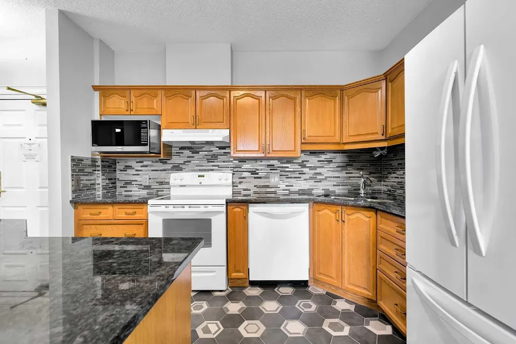 5201 Dalhousie Drive NW Calgary AB T3A 5Y7