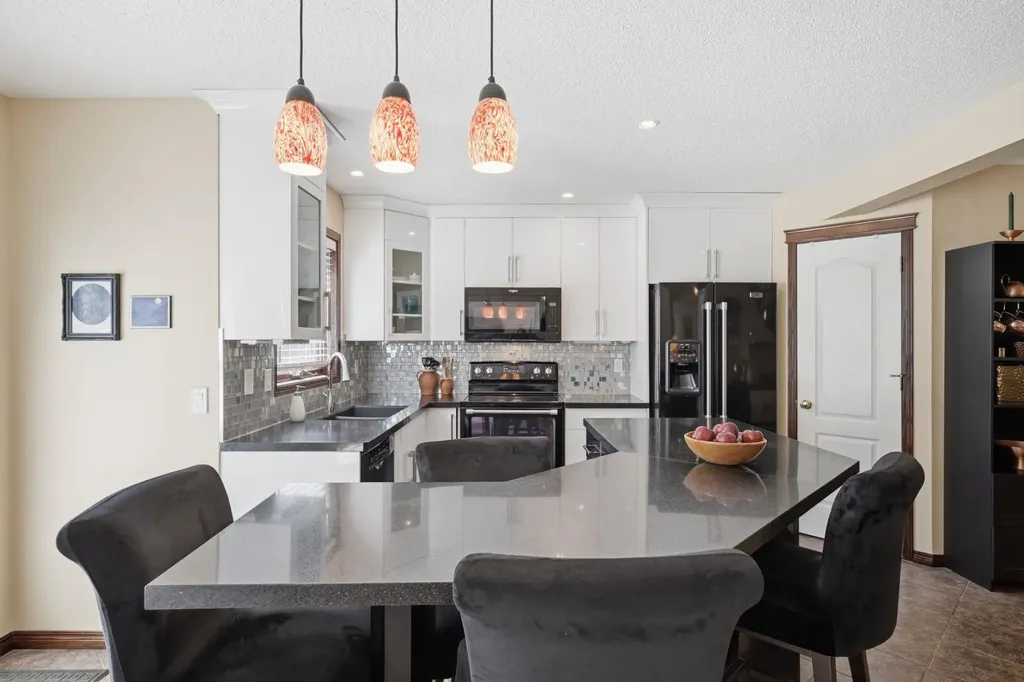 12 Valley Glen Heights NW Calgary AB T3B 5R2