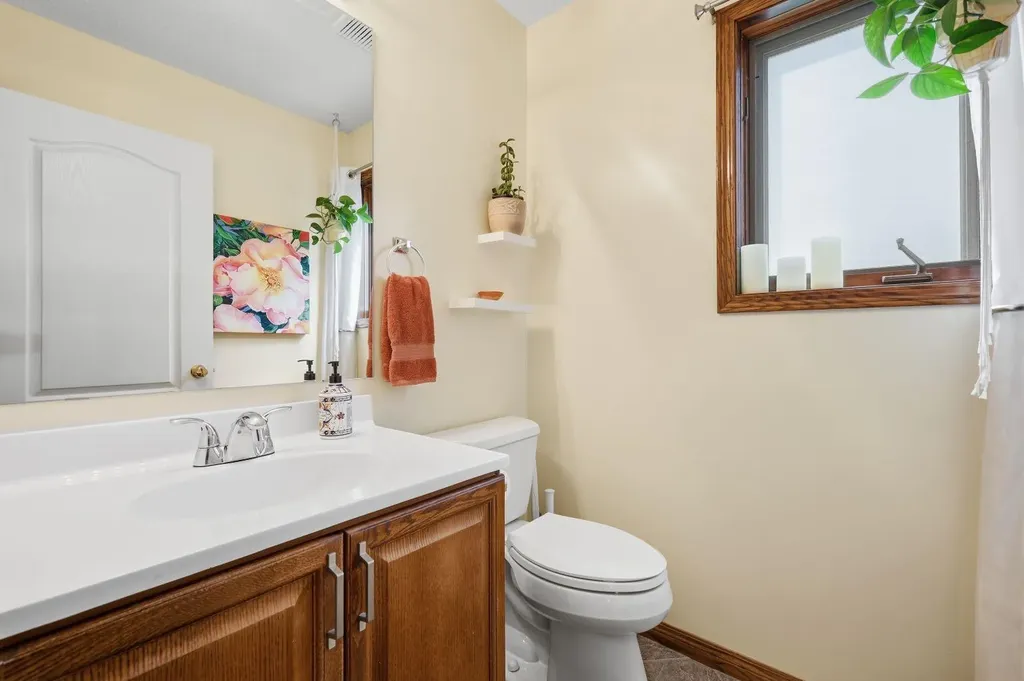 12 Valley Glen Heights NW Calgary AB T3B 5R2