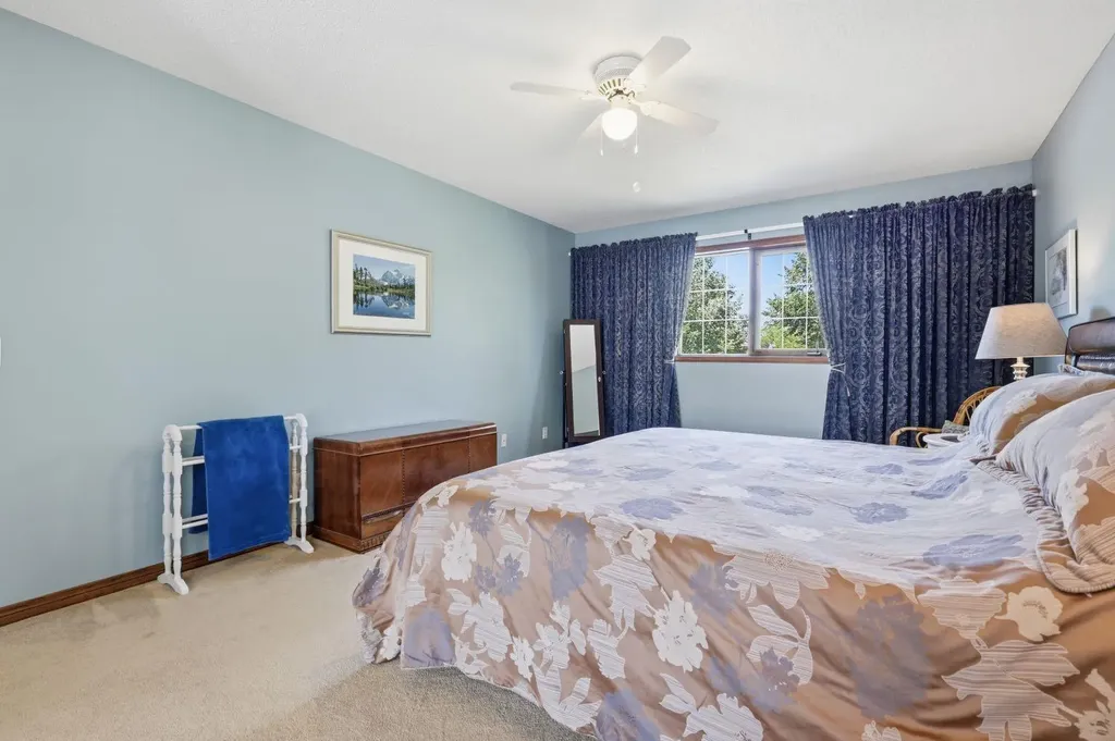 12 Valley Glen Heights NW Calgary AB T3B 5R2