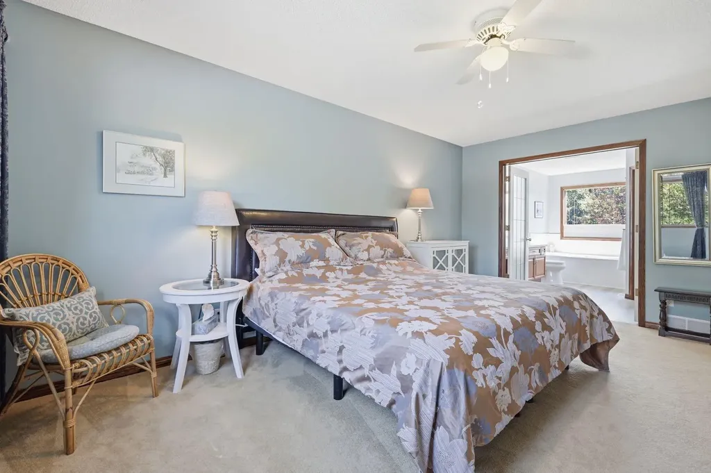 12 Valley Glen Heights NW Calgary AB T3B 5R2