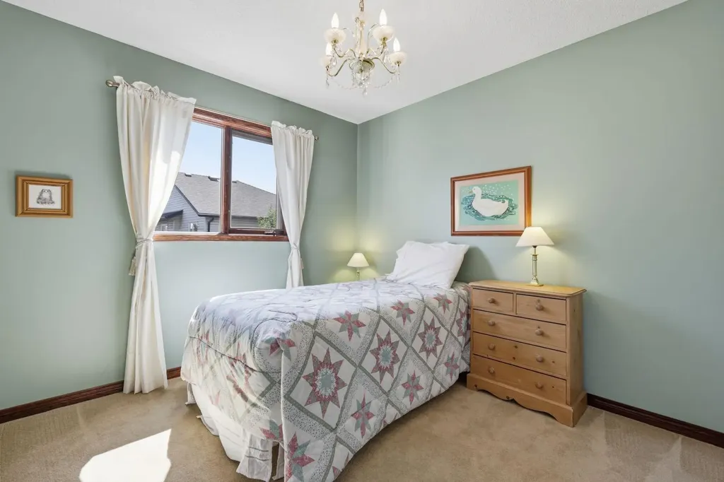 12 Valley Glen Heights NW Calgary AB T3B 5R2