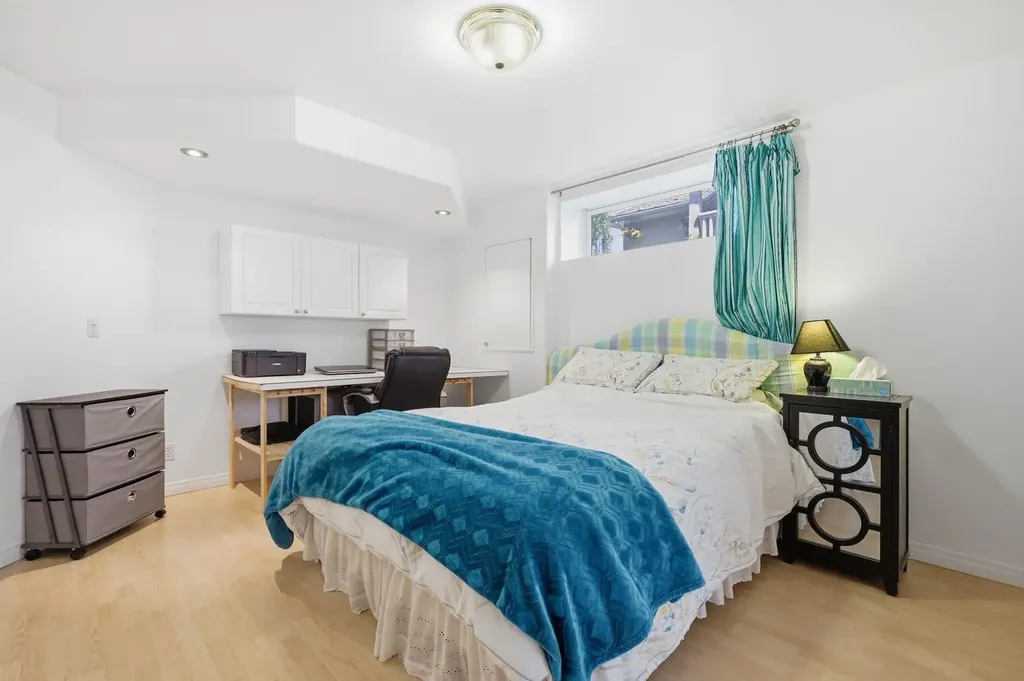 12 Valley Glen Heights NW Calgary AB T3B 5R2