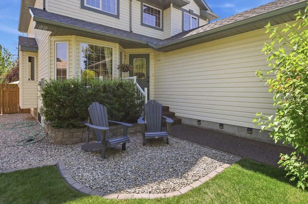 12 Valley Glen Heights NW Calgary AB T3B 5R2