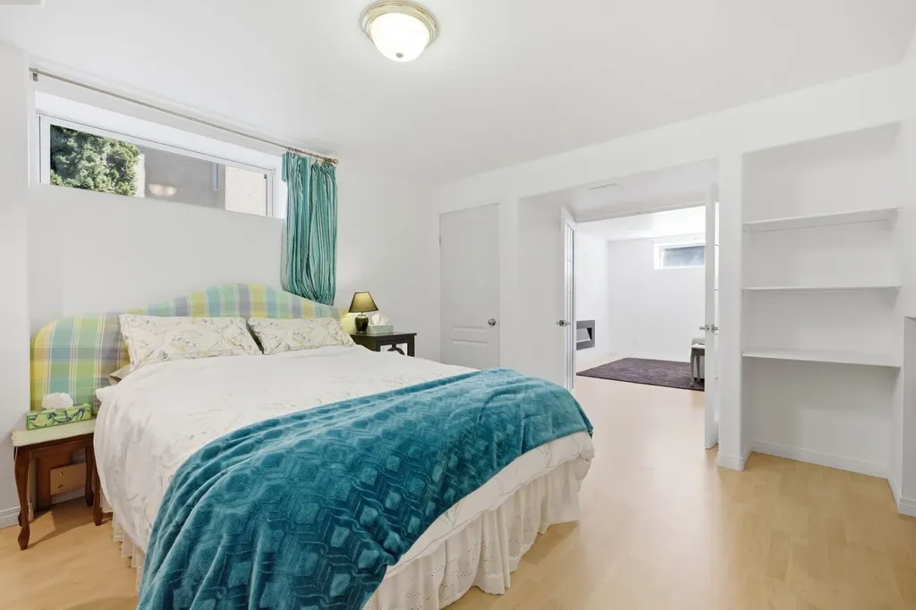 12 Valley Glen Heights NW Calgary AB T3B 5R2