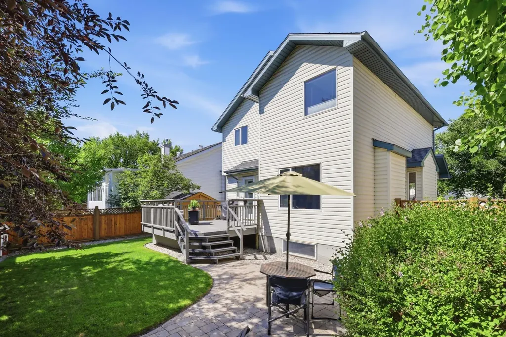 12 Valley Glen Heights NW Calgary AB T3B 5R2