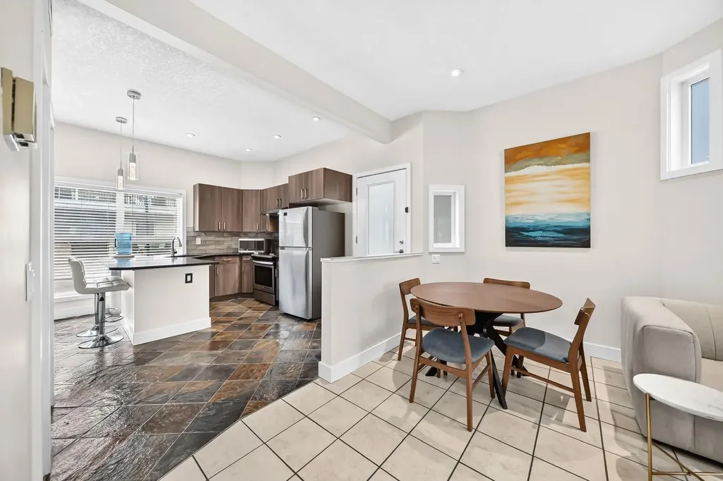 605 15 Avenue SW Calgary AB T2R 0R4