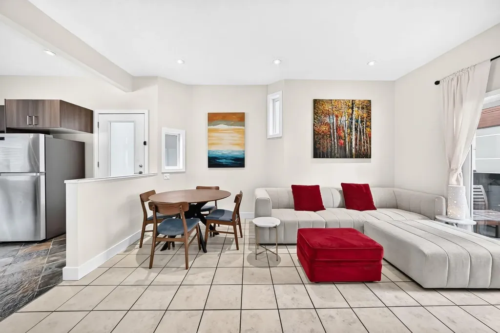 605 15 Avenue SW Calgary AB T2R 0R4
