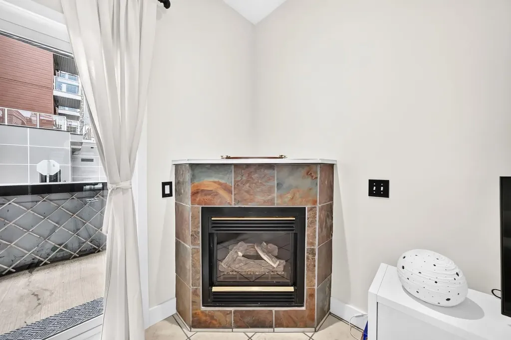 605 15 Avenue SW Calgary AB T2R 0R4